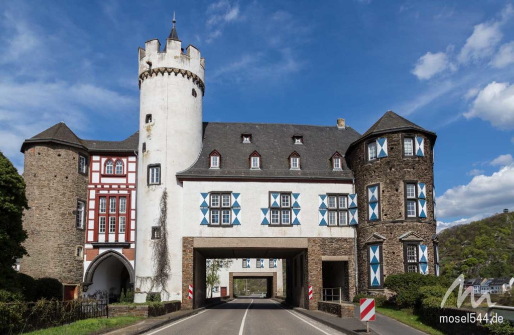 Vorburg Schloss von der Leyen in Gondorf